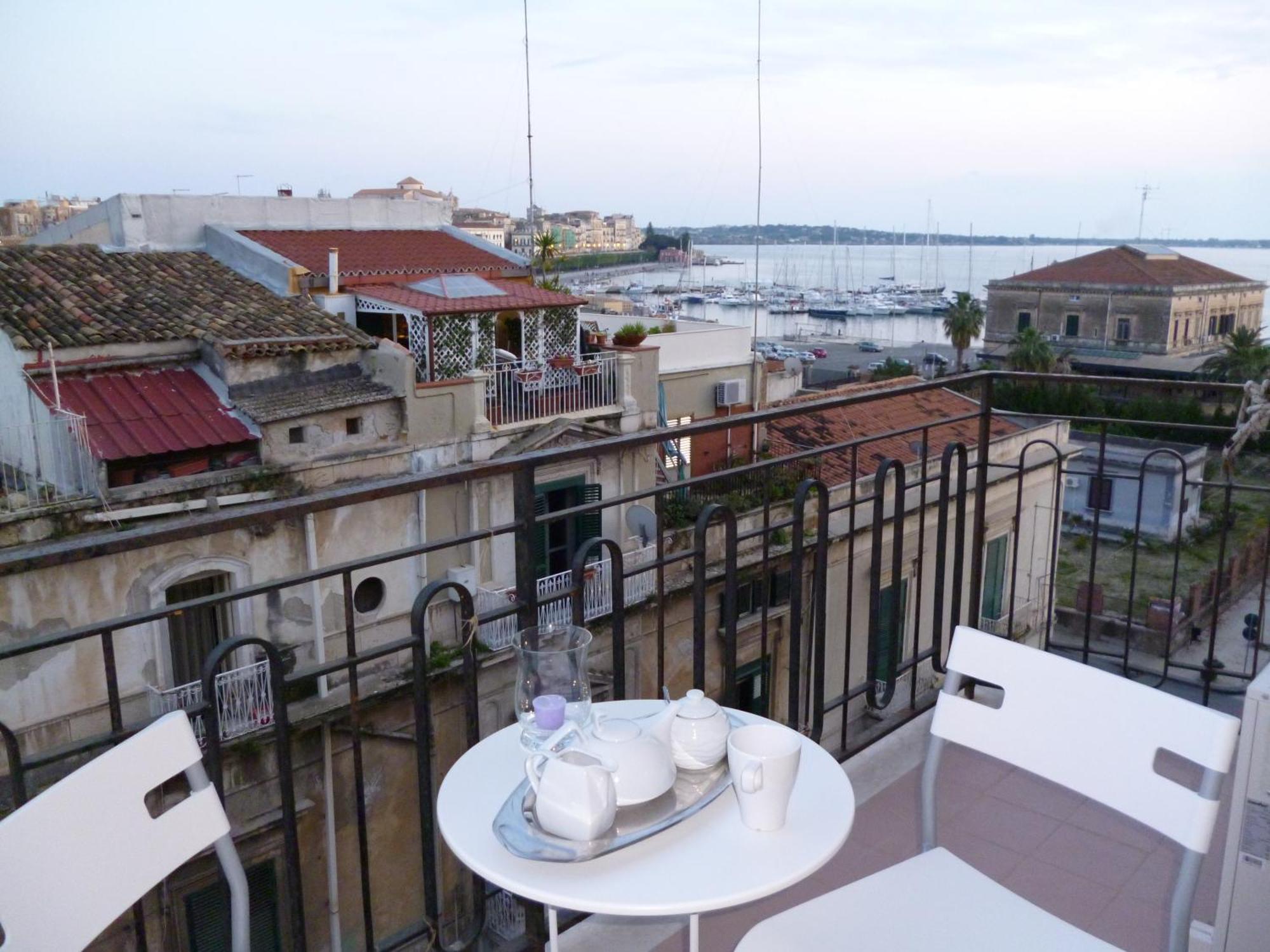 B&B Le Grand Bleu Siracusa - One Hundred Steps From Ortigia -Sea View - Syracuse Exterior foto