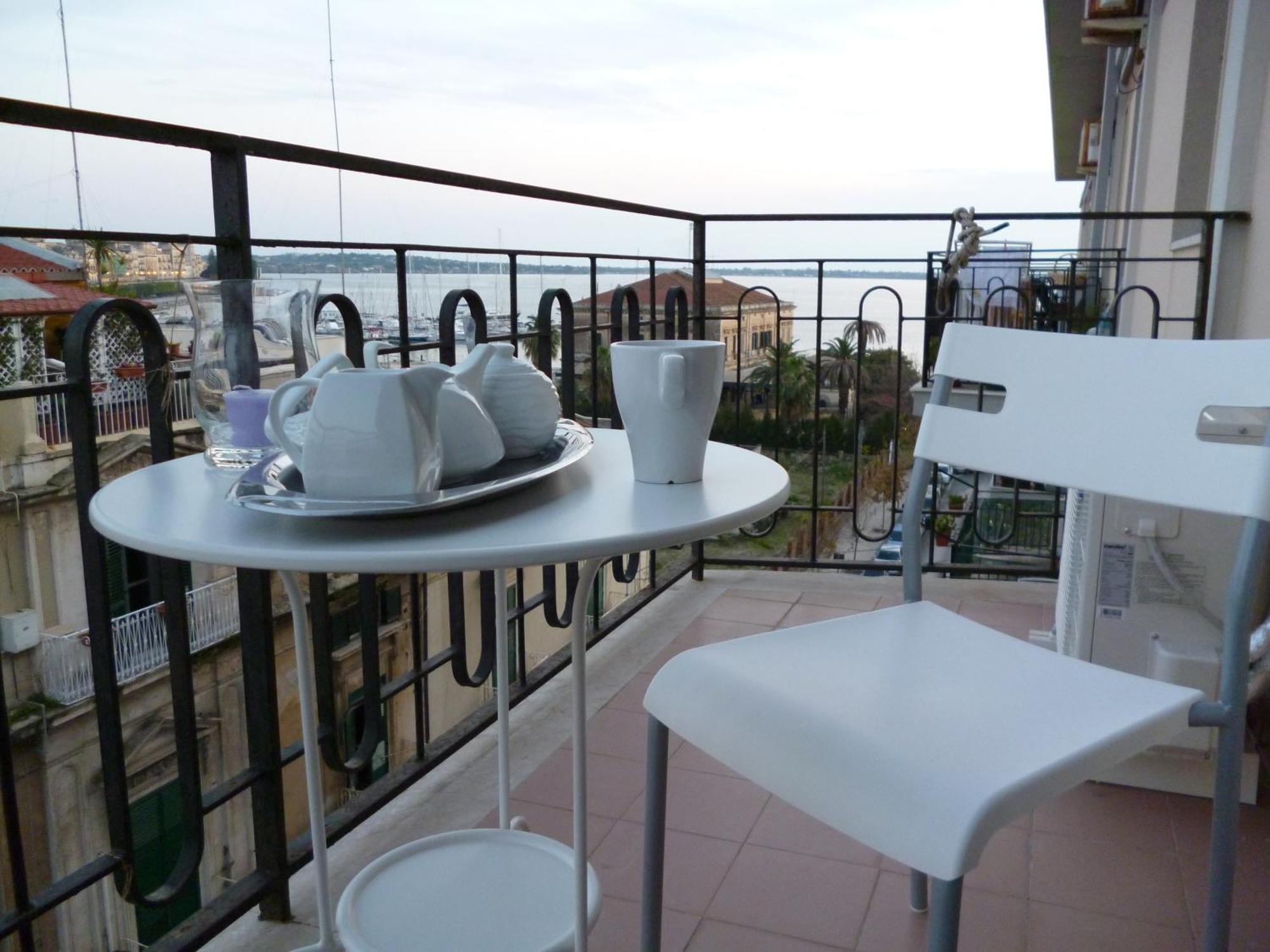 B&B Le Grand Bleu Siracusa - One Hundred Steps From Ortigia -Sea View - Syracuse Exterior foto