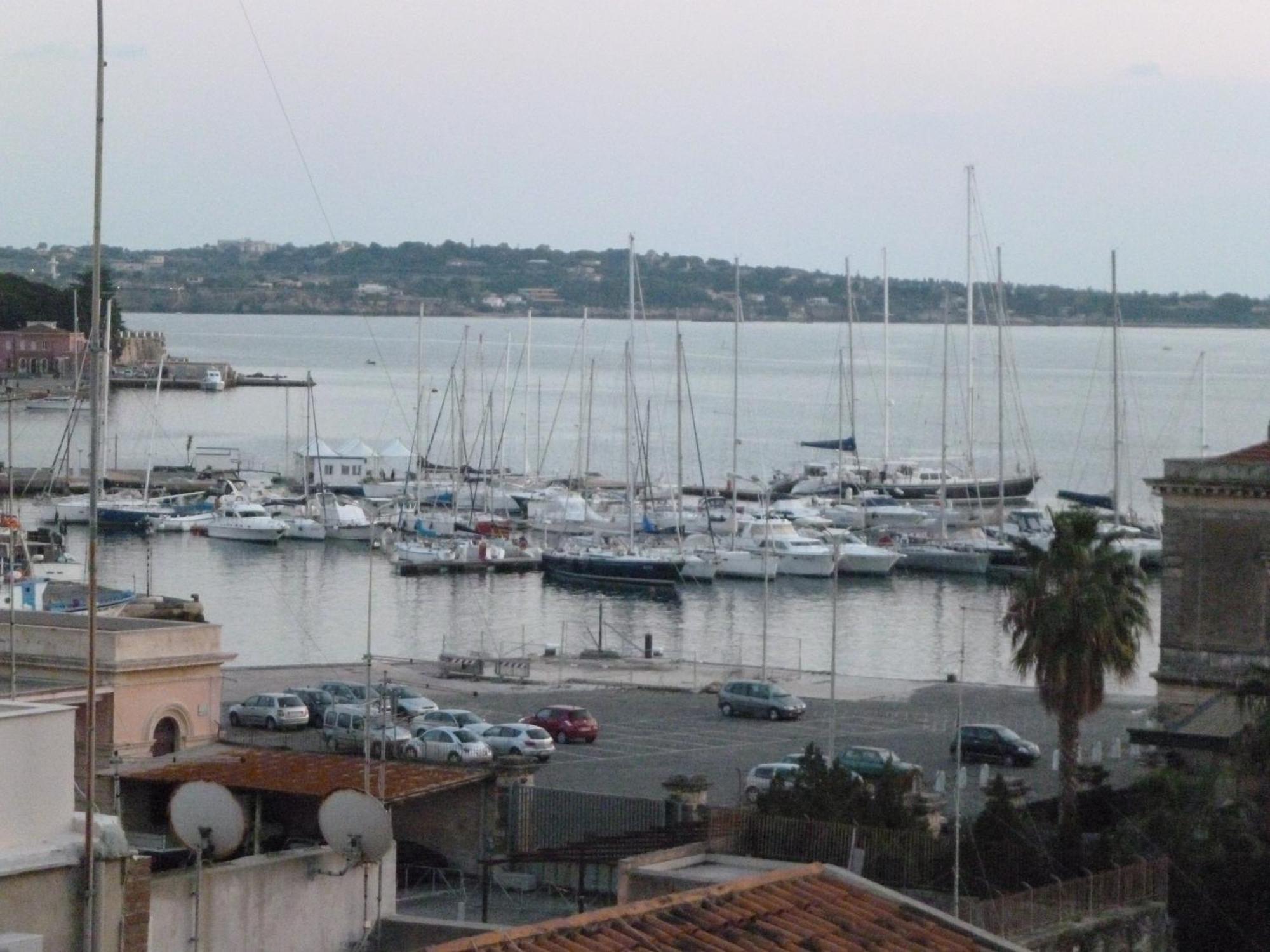 B&B Le Grand Bleu Siracusa - One Hundred Steps From Ortigia -Sea View - Syracuse Exterior foto