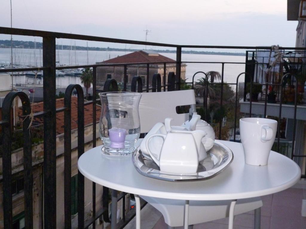 B&B Le Grand Bleu Siracusa - One Hundred Steps From Ortigia -Sea View - Syracuse Exterior foto